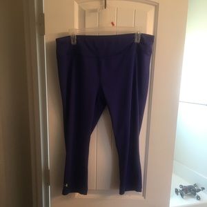 2 pair Under amour Capri leggings  size large